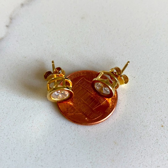 Gold plated sterling silver cz bezel studs - Picture 4 of 6